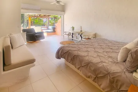 Beach House in Ixtapa - Playa Iguana Residential