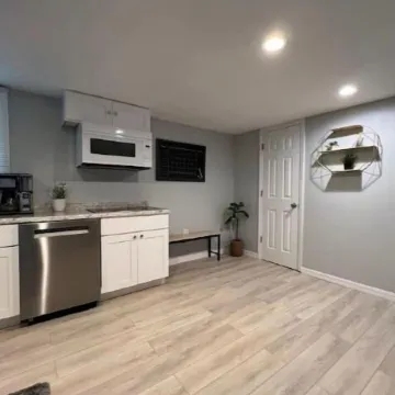 Brand New! Modern Guesthouse!