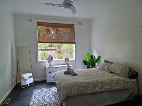 4 Bedroom Californian Bungalow - Sleeps 9. Short Walk to Shops, Beach and pub 세인트 레오나드 호텔