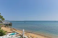 Waterfront 1BR / Bayfront Deck / Beach access / Beach deck