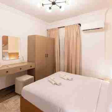 Signature Stays: Private Apt with a huge terrace. Rooms