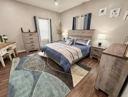 2bd/1ba Home-Minutes from Casino