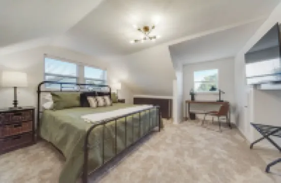 Charming 3-bedroom cottage with picturesque sunsets