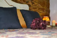 CONFORTABLE Y ACOGEDORA CASITA DE PIEDRA ! En un entorno especial ! Hotels in Aracena