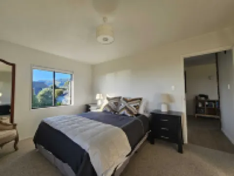 BEACH FRONT - Sunflower Beach House Pohara 波哈拉酒店