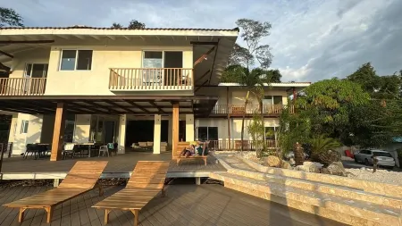 Spacious 7-bedroom house in wonderful Santa TeresaStunning sunset Отели в г. Пунта-Аренас