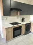 Safe and clean apartment in Greenstone Hill close to Gautrain Station. Hotels in Lethabong