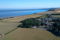 Affinity @ Pickwell Manor - huge space for 7 people in a beautiful manor house