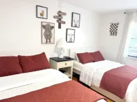 Cozy Home w/ PRIVATE POOL 10mins from AIRPORT and 25mins from Atlanta downtown