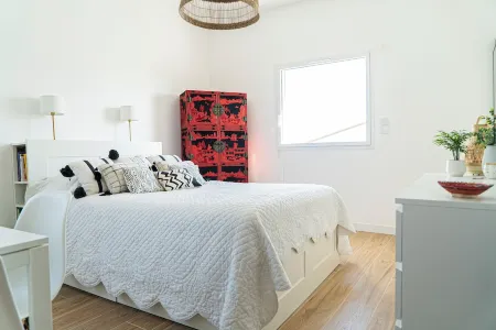 Elegant Apt between sea, ponds and nature, 5 minutes from beaches, direct access to streetcar.