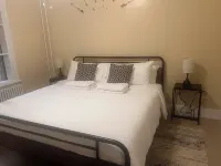Cozy 1-bedroom apartment with WiFi, AC in Hazleton Hideaway Hotels in Hazleton