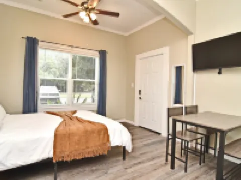 Private Studio on the Bike Trail Hotels in Winter Garden