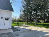 The Nature Loft: New 2-Br Apartment in Troy with Green Space + Patio