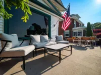 Waterfront sleeps 13 2-Kings/Crib/1st flr sleeper