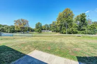 Convenient 2 bedroom with King Bed