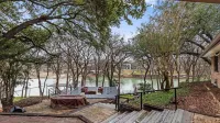 Honey Dreams on Lake McQueeney.  Within minutes to tons of local attractions!