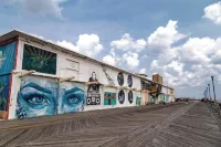 Chic Studio just Steps from the Beach!