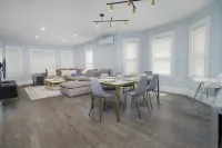 New England Traditional x Modern, 5 Bedrooms, Office, 8ppl