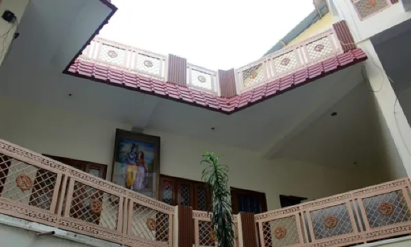 Private Room Near Laxman Jhula