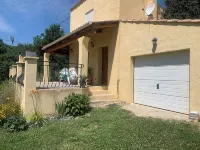 Calme, Verdure et vue sur la Montagne de Lure