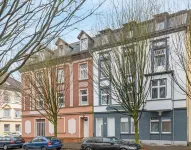 Central location... Ideal for business people, fitters...3 rooms, WiFi, SmartTVs