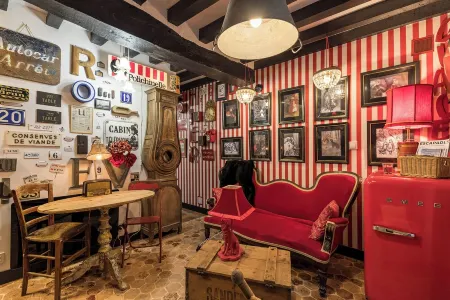 Les Petites Suites Dieppoises - La Tanière du Loup Отели в г. Дьеп