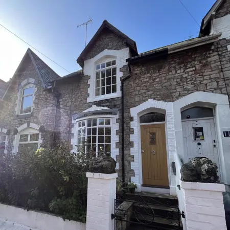 Charming Central Torquay Cottage