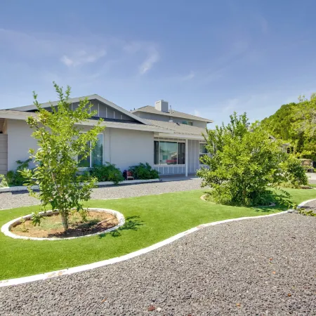 Ultimate Phoenix Group Getaway Patio and Pool!