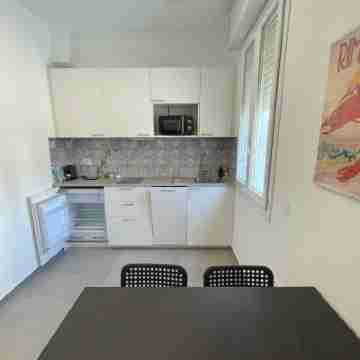 Villa Bianca apartments in Rimini a stone's throw from the sea Others