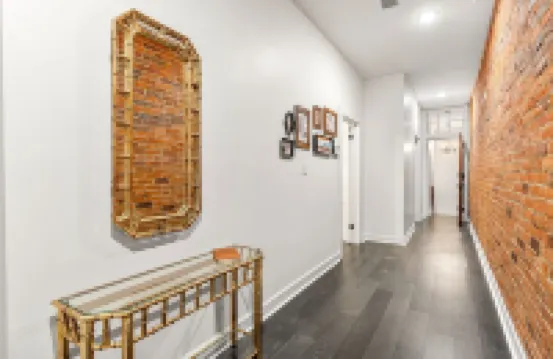 The Betty - Entire rental unit in New Albany, Indiana Sleeps 8