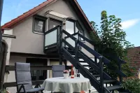 Kleine Gemütliche Dachgeschosswohnung Bino