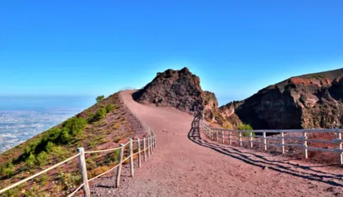 Cozy apartment - central within walking distance of Naples Hotels in Portici