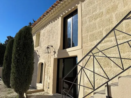 MAS PROVENCE SWIMMING POOL 7 BEDROOMS 7 BATHROOMS for 20 PERS and open-air cinema