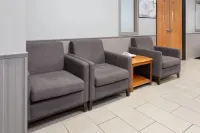 Super 8 by Wyndham McHenry/Fox Lake Area - 2-Star