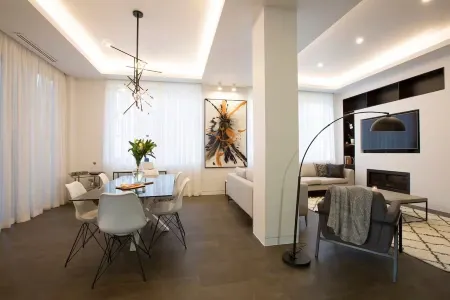 The Block -Spacious and Luxurious 4 bed Apartment Отели рядом с достопримечательностью «Сандридж Бич»