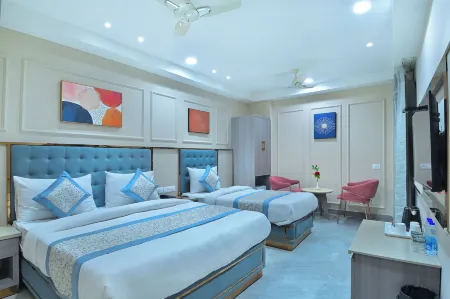 HOTEL SAPPHIRE HOUSE Отели рядом со станцией Rajiv Chowk