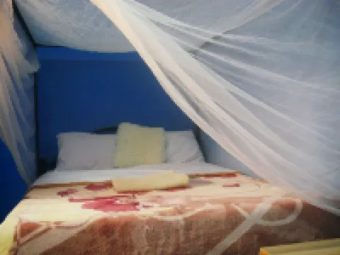 เดอะ พีซฟูล เดน โรงแรมใน