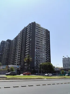 A2 Nice, Cozy, Stylish, 2D2B, Subway front door Hotels in Estacion Central