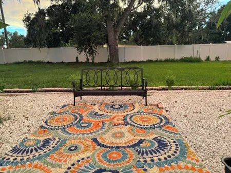 Beautiful oversized 2-bedroom house in Riverview near many points of interest.