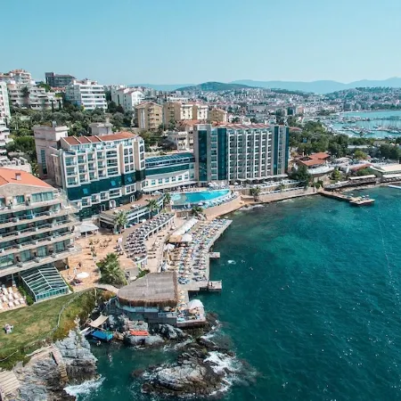 Charisma de Luxe Hotel