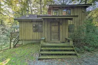 Cabin w/ 3 Acres, Tennis Courts: by 4 Ski Mtns - Country Houses
