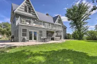 Fruita Victorian Home w/ Hot Tub + Mountains! - balcony