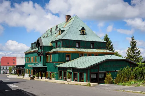Hotel Zelený Dům - พร้อมWifi