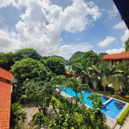 Ninh Binh Mountain Side Homestay & Cafe Отели рядом с достопримечательностью «Hanh Cung Vu Lam»