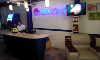 Mangos Beachfront Resort