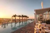 H Hotel - Beach