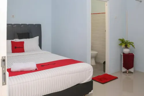 RedDoorz Syariah Near Suncity Mall Madiun Hotel a Madiun