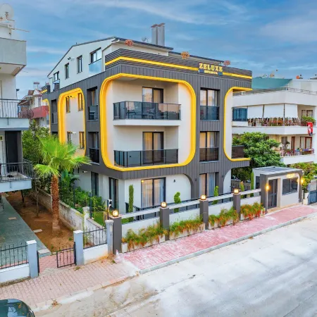 Zeluxe Suite Hotel