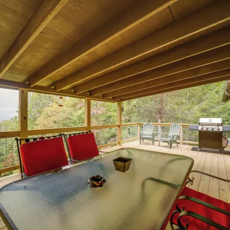 Robbinsville Vacation Rental w/ Covered Balcony
