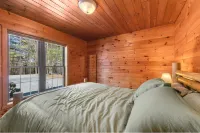 Moose Lodge - scenic Adirondack cabin escape + lake access